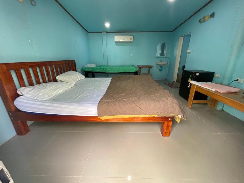 The Pier Homestay Thongsala Phòng bức ảnh